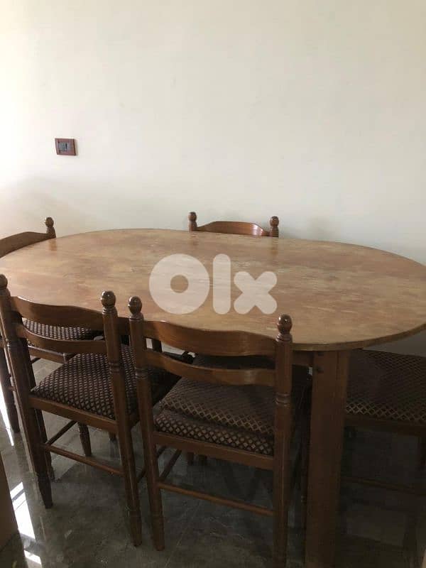 dining room in good conditions سفرة مستعملة بحالة جيدة 1