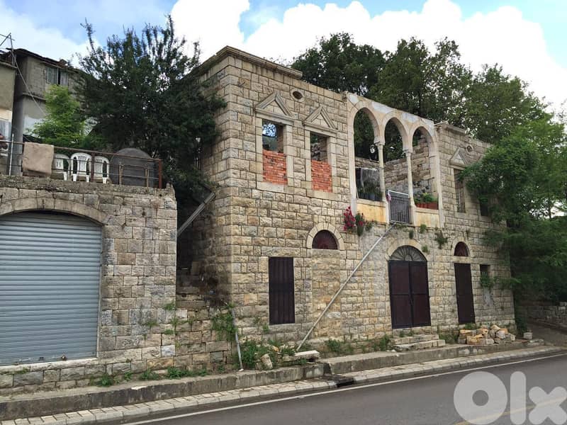 Land and an old house for sale in Dhour Choueir . أرض وبيت قديم للبيع ف 2
