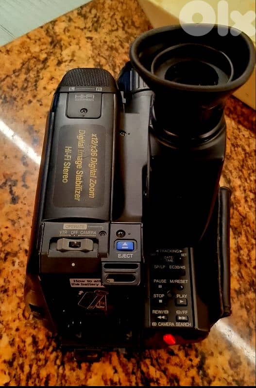 Bluray-VHS-DVD-Video Camera all for $35 (All Working But needs repair) 8