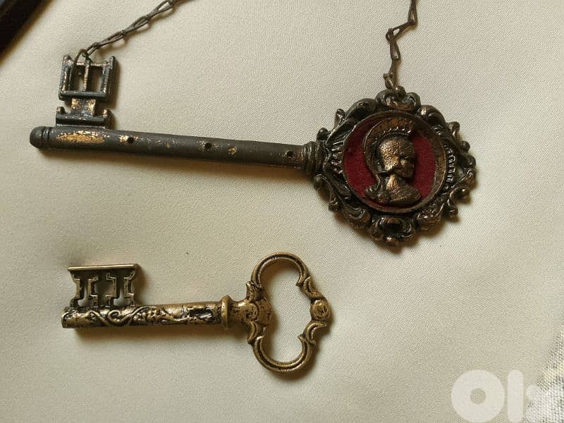 مفاتيح نحاس انتيك 4