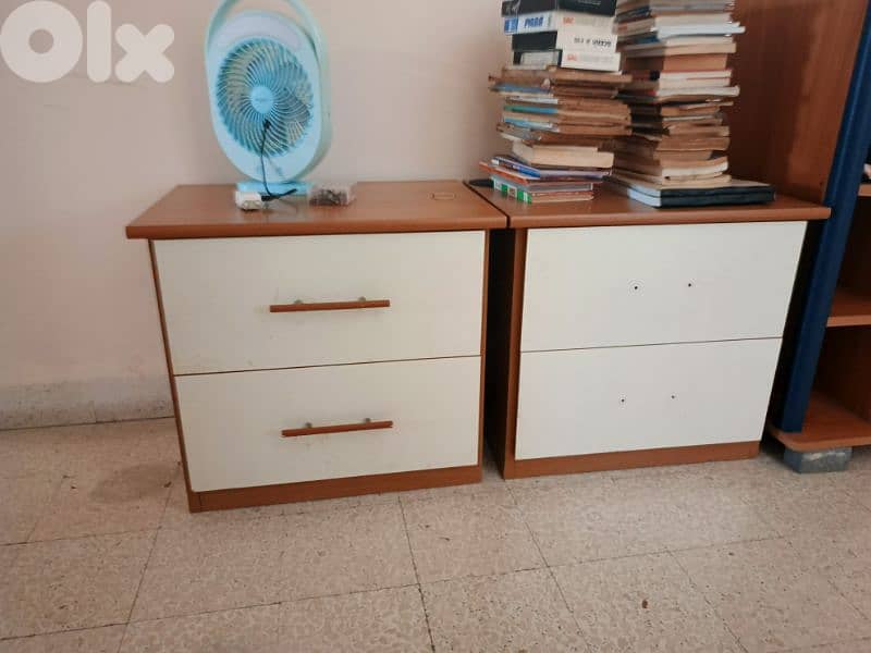 Bed with 2 commodes 1