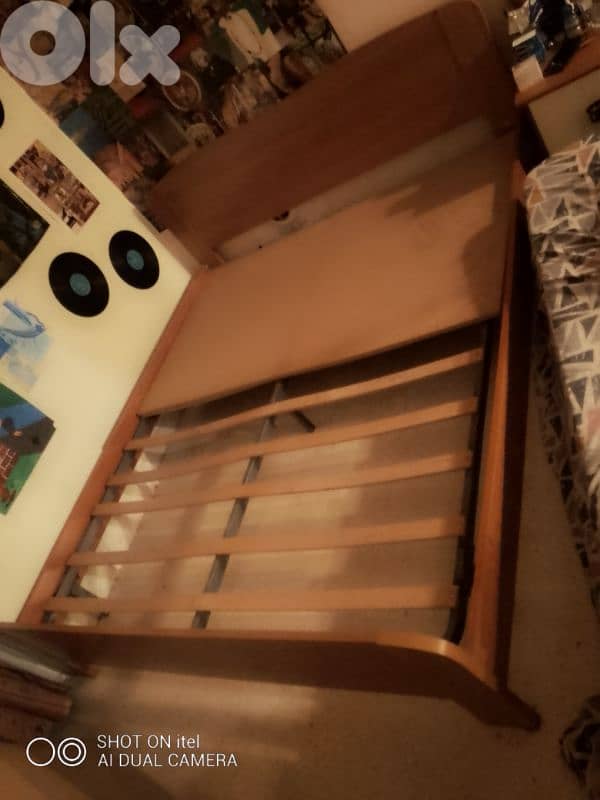 Bed with 2 commodes 2