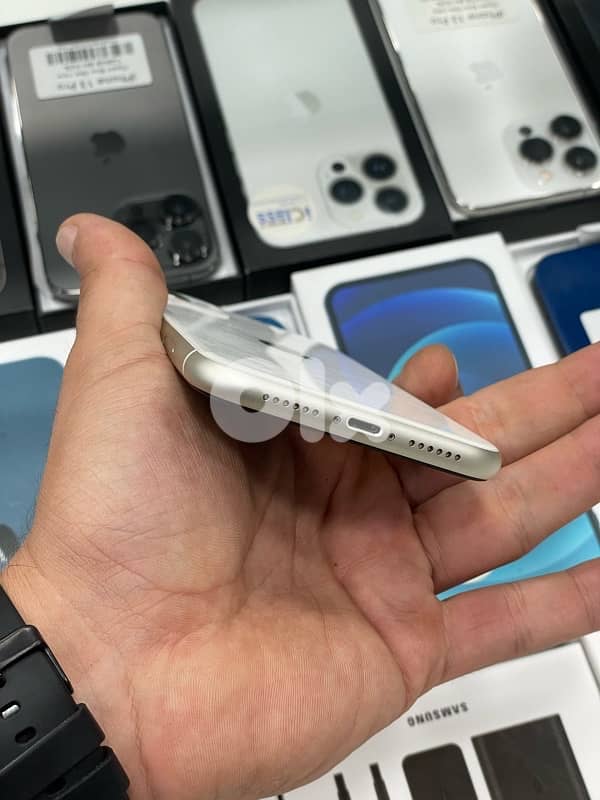 iPhone 11 64 GB zero scratch no Face ID battery 86% 6