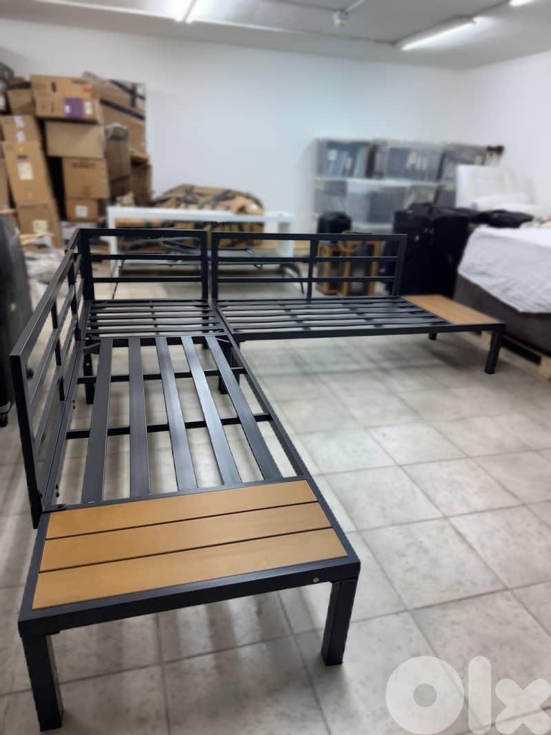 FULL outdoor sofa set with table NEW NEVER USED 1