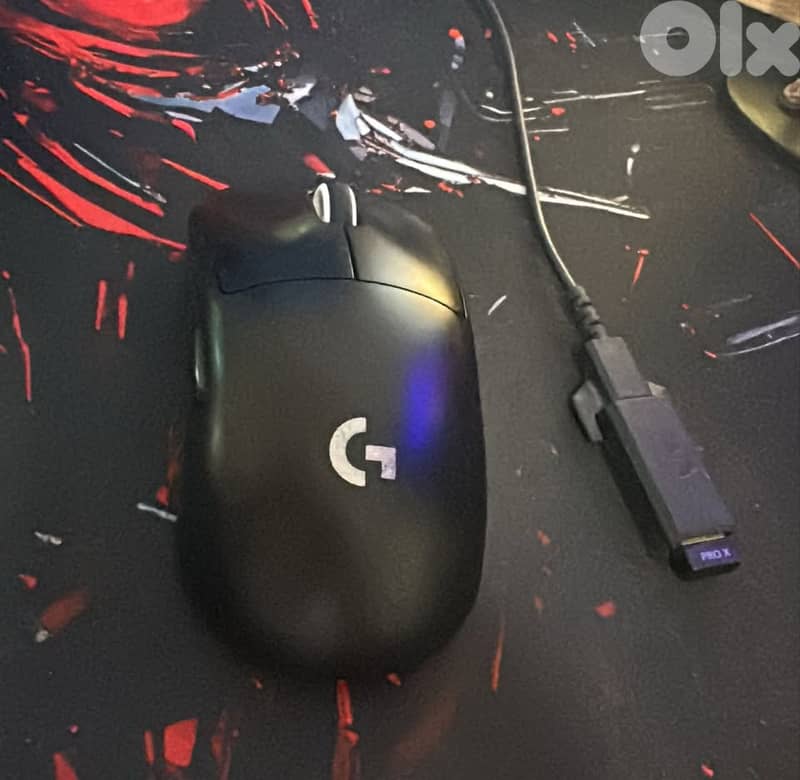 Logitech Gpro X Superlight Wireless Mouse (With brand new custom skate 3