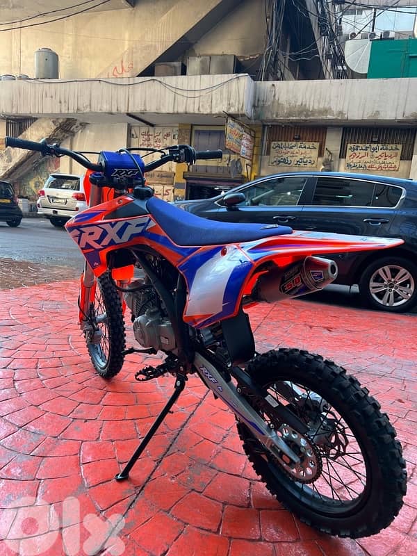 Apollo RXF 200 cc 0 km 16