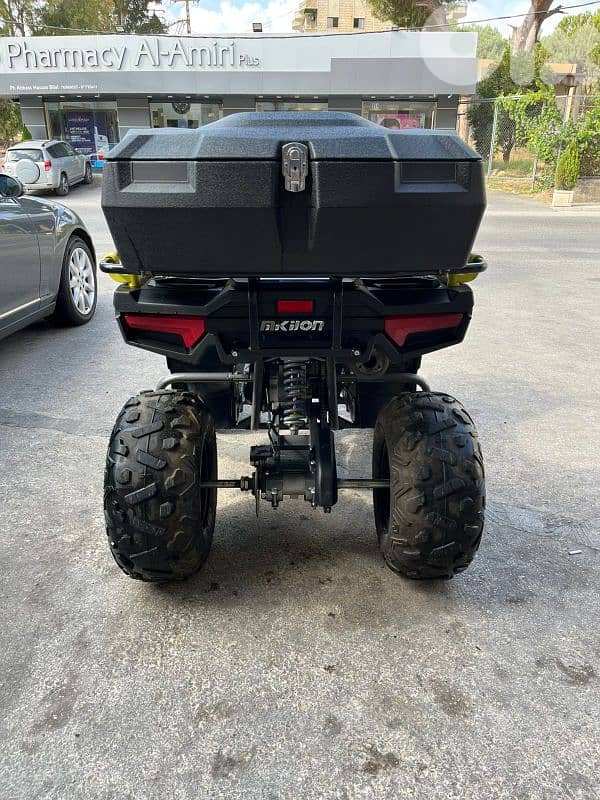 ATV like new used 4 month 3