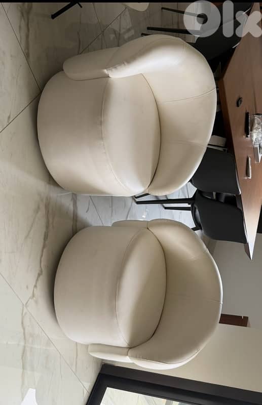 2 white leather bergere 0