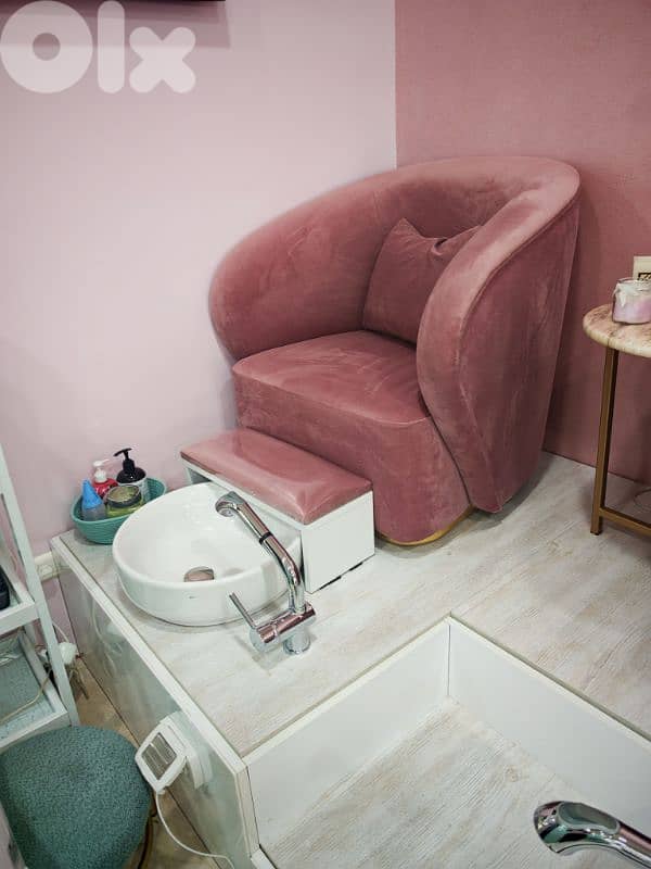 pedicure station high with one step 1