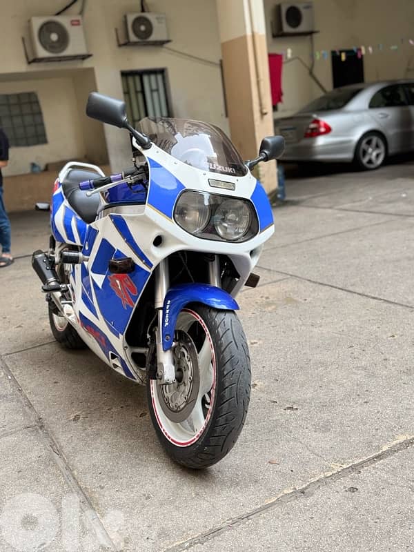 Suzuki gsxr 1992 1100 like new 0