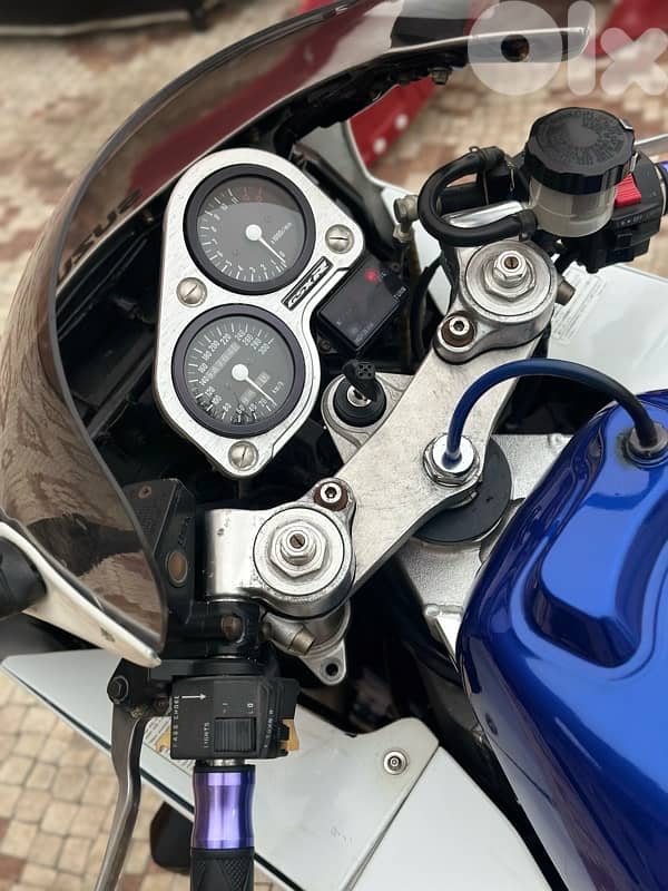 Suzuki gsxr 1992 1100 like new 7