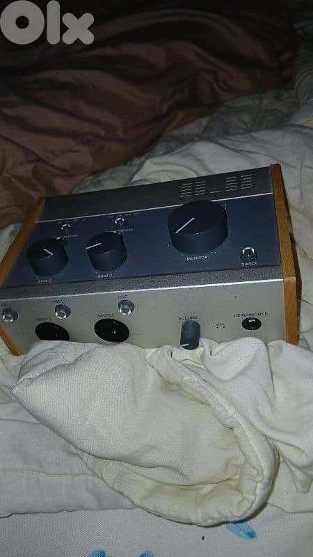 mini akai. . . volt 2 interface 1