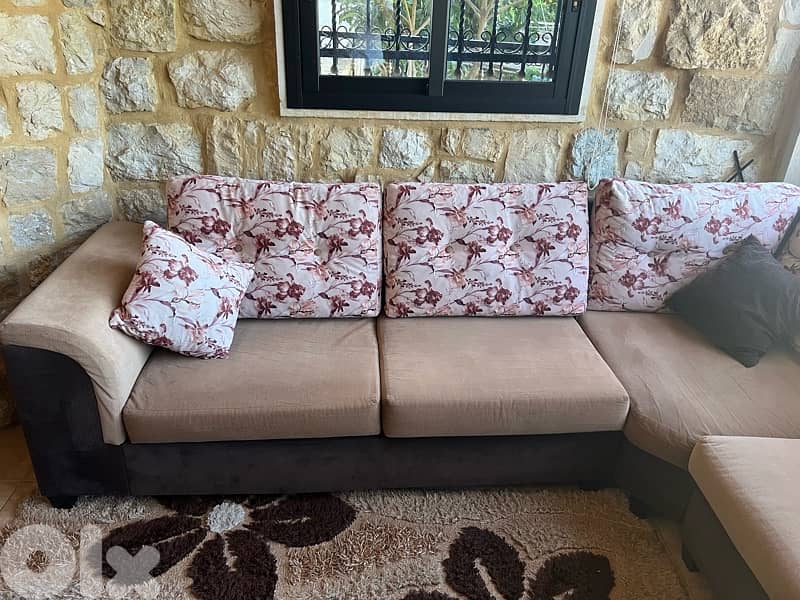 corner living room with center table 0