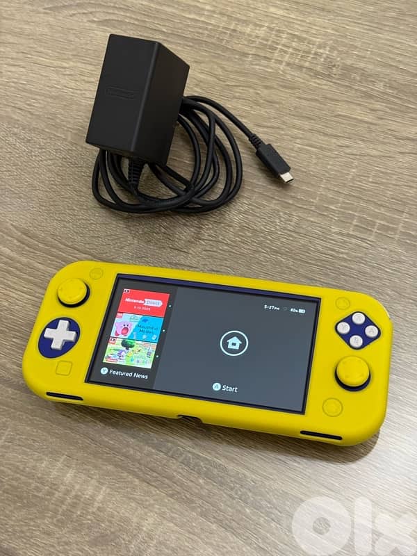 Nintendo switch lite (excellent condition) 0