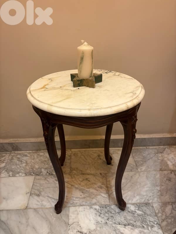 كراسي Antique Armchair style model Louis XV مع طاولة 1