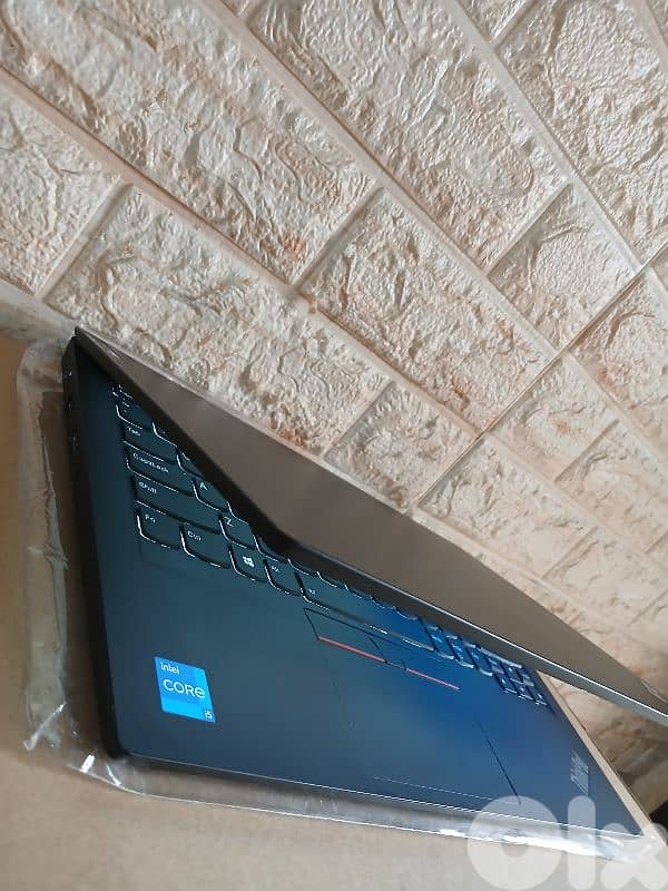 ThinkPad E14 11th generation With Box 2