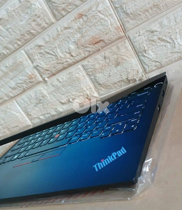 ThinkPad E14 11th generation With Box 3