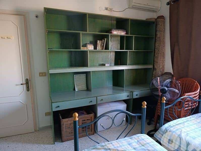 Excellent condition bedroom with mattresses and couvrelit 2