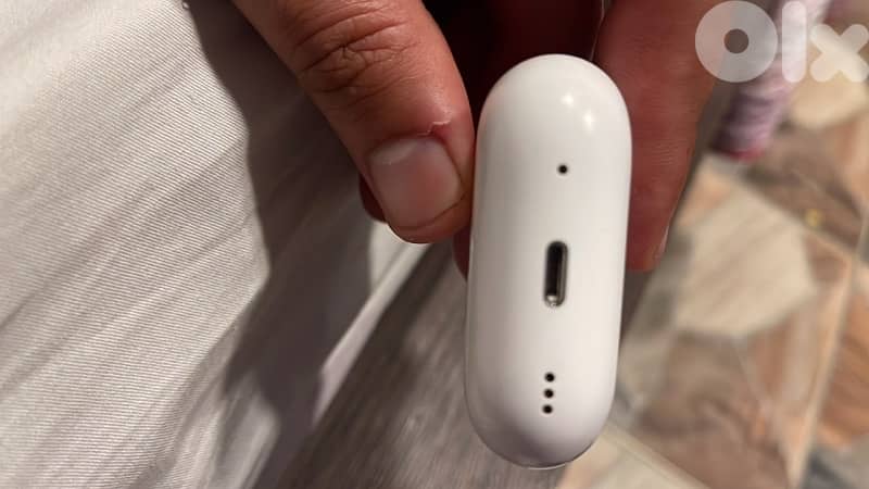 AirPods Pro 2 أصلية بحالة ممتازة – مستعملة وجاهزة للاستخدام” 2