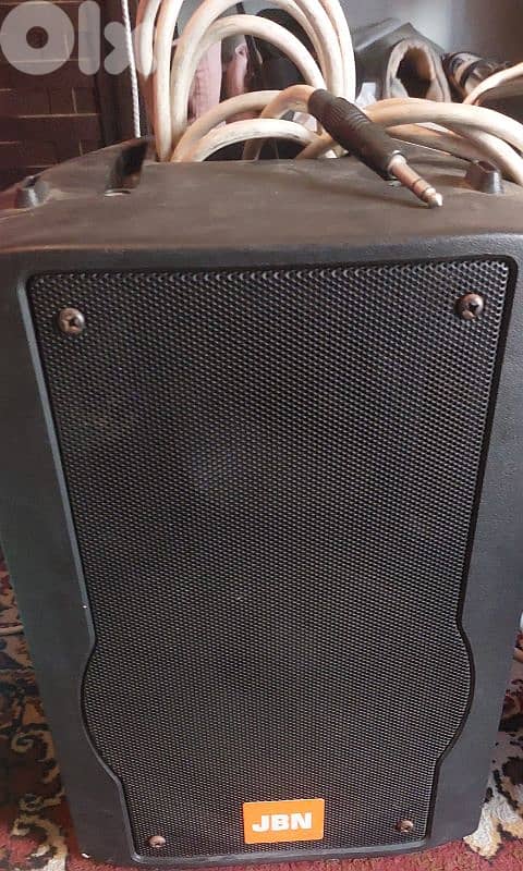 mixer with speakers 1