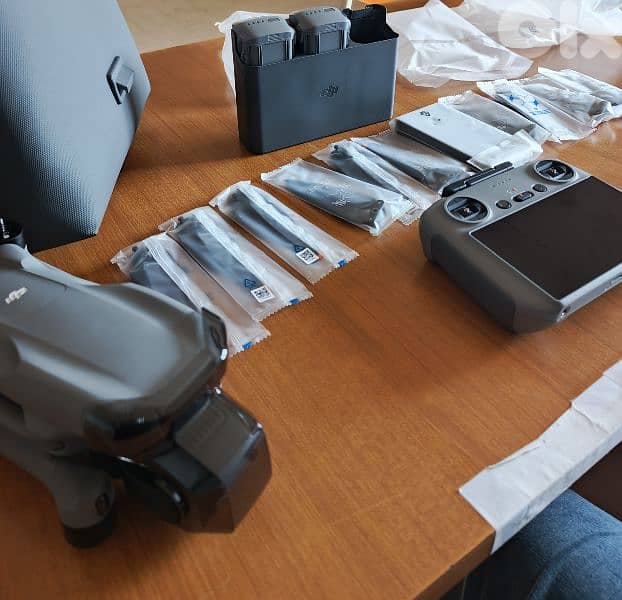dji air 3s fly more combo used 3 month like new in excellent condition 2