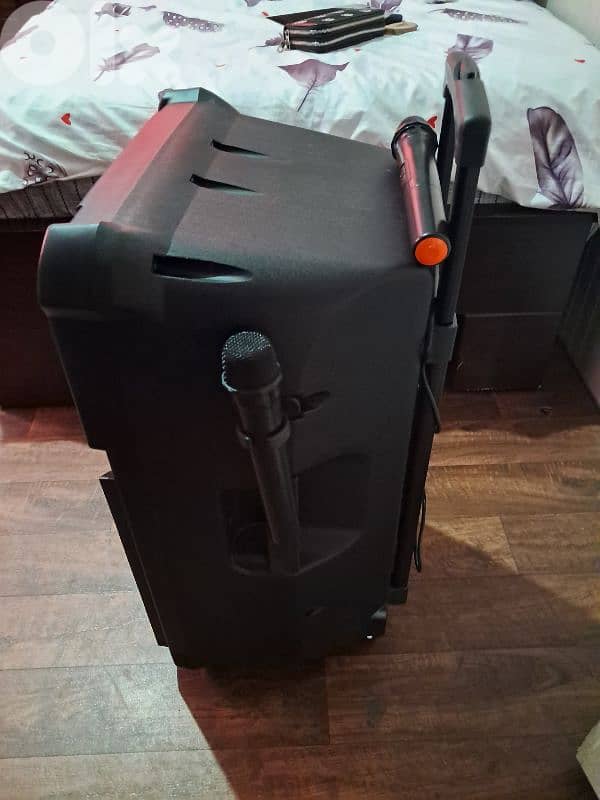 trolley speaker 1