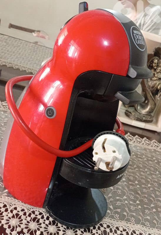 Nescafé Dolce gusto  coffee machine 2