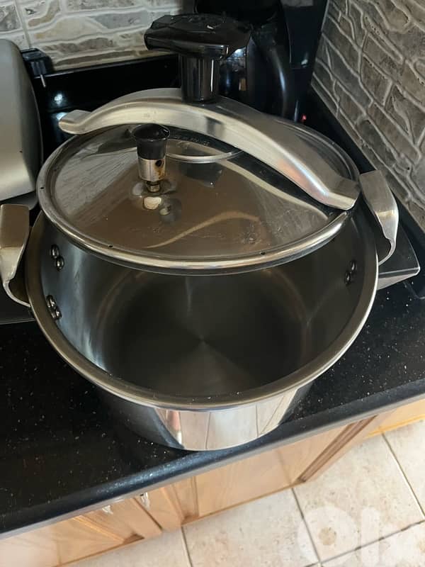 presto. pressure cooker like new 1