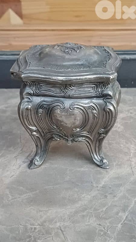 antique 5