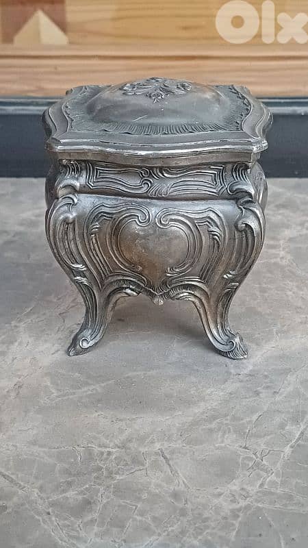 antique 6