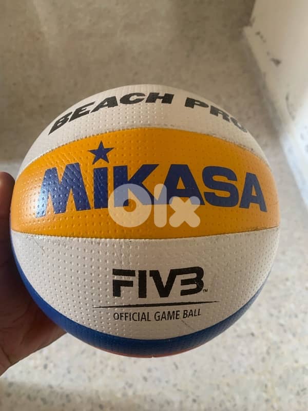 *Mikasa Beach Pro – الكرة الرسمية المعتمدة من FIVB* 0