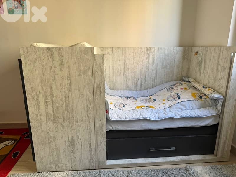 Baby Bed with Storage (with Mattress, Changing Pad & Mosquito Net) 3