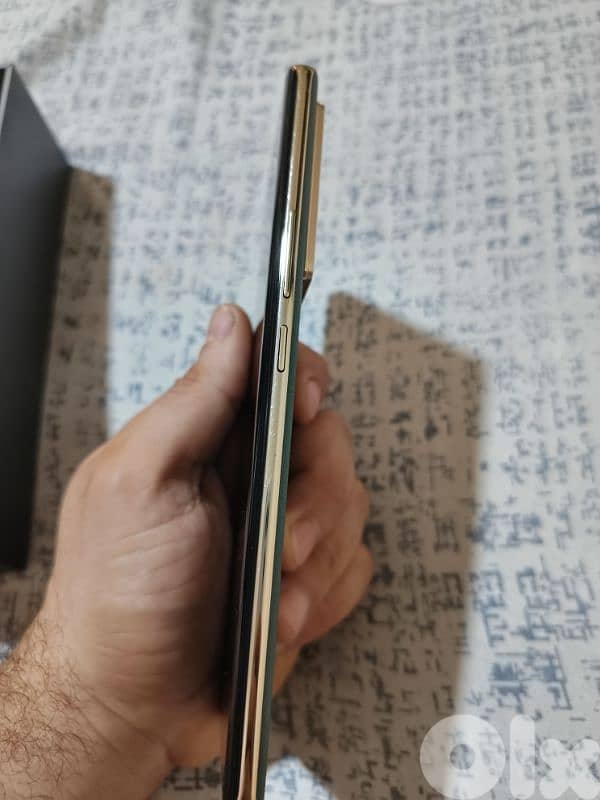 note 40 pro 5g 4