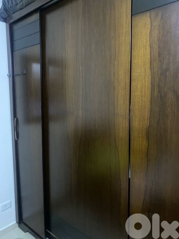 cabinet 0