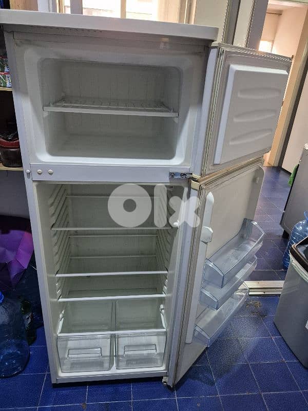 refrigerator  hisense 0