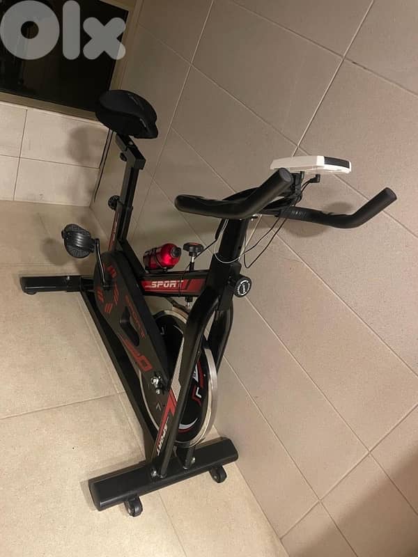 CONQUEROR, SPINNING CYCLING BIKE BELT DRIVE INDOOR EXERCISE 0