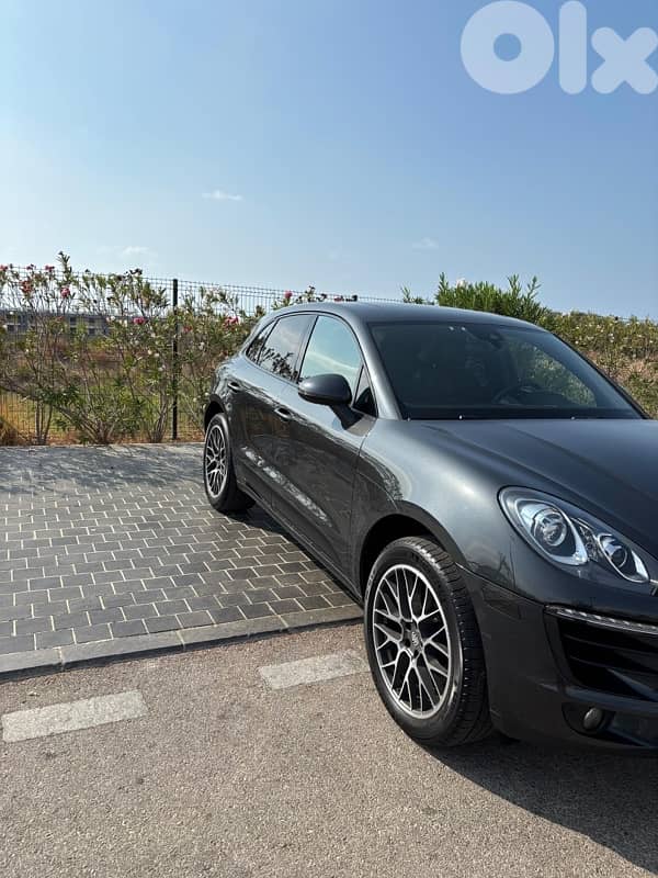 Porsche Macan 2017 0