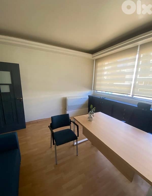 High-Quality Italian Office Furniture for Sale 2