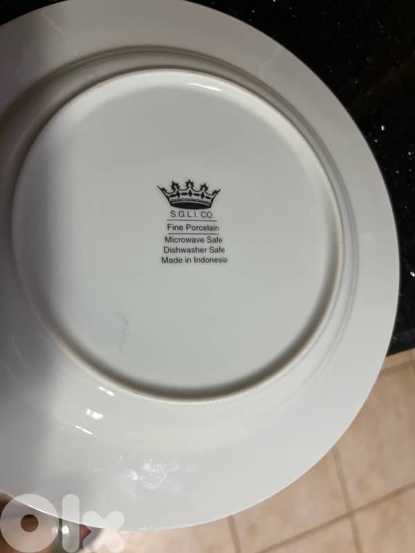 pie plate and 6 small plates 1