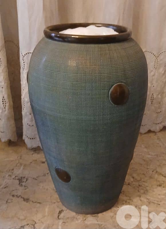 engraved ceramic vase 0