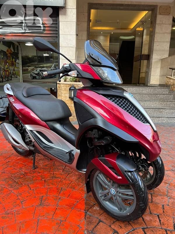 piaggio vespa Mp3 300 cc 2