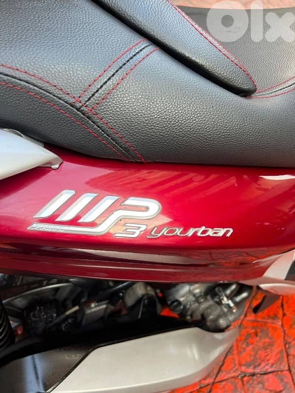 piaggio vespa Mp3 300 cc 6