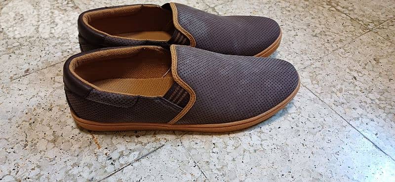 Shoes size 43 (Delivery in beirut) 3