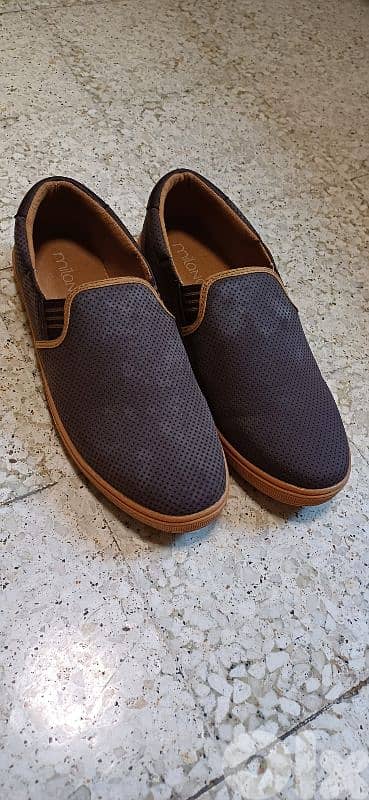 Shoes size 43 (Delivery in beirut) 4