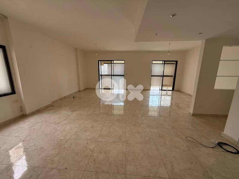 SPACIOUS APARTMENT IN RAWCHE / OPEN SEA VIEW (250SQ) 4 BEDS (JNR-425) 0