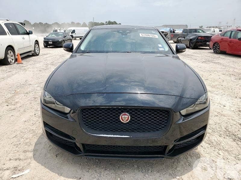 Jaguar XE 2019 0