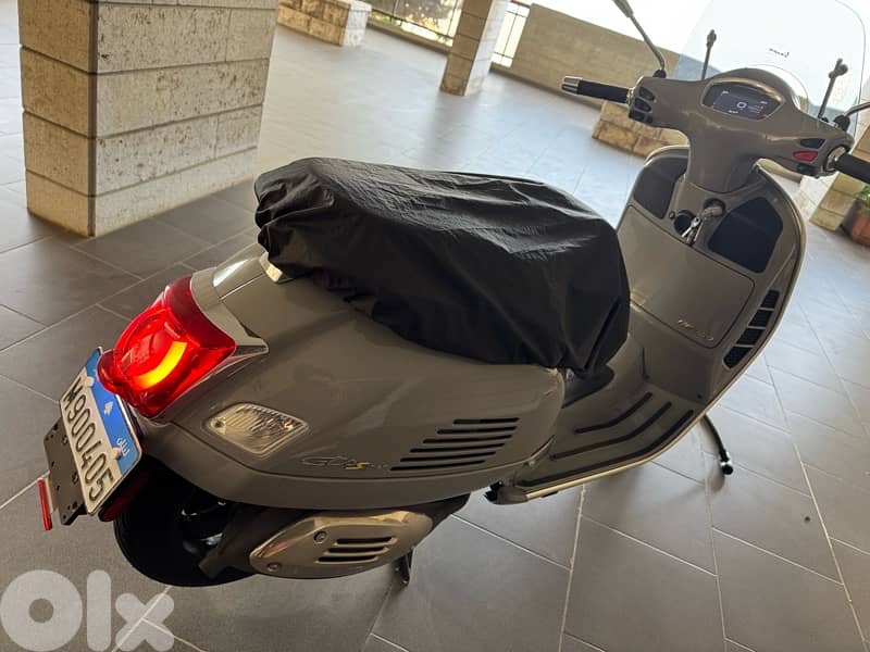 Vespa supertech 300cc 4