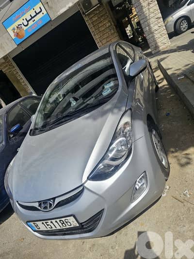 Hyundai Elantra 2012