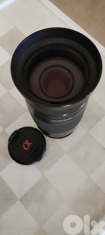 Sony A-mount 75-300mm f/4.5-5.6  telephoto zoom lens 1