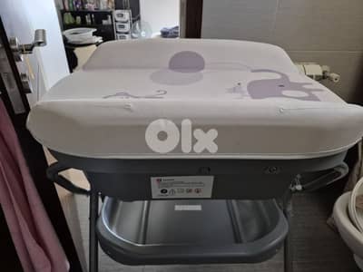 baby bath tub and baby youpala